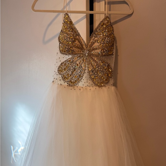 Dress - Picture 5 of 9